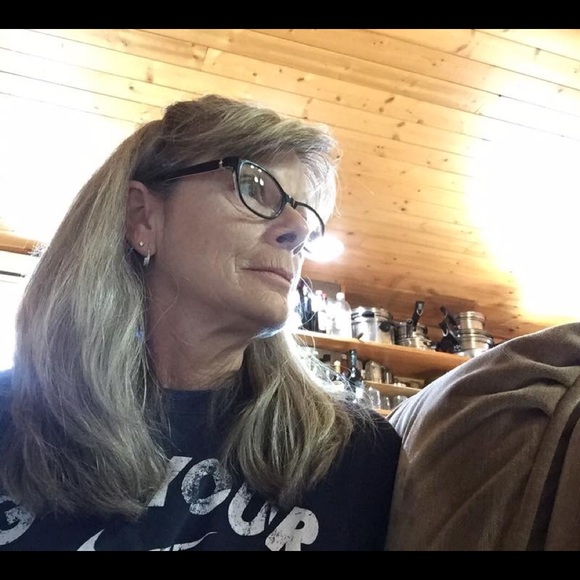 Meet your Posher, Mary - Picture 1 of 10